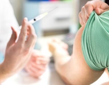 Milde bijwerkingen gemeld griep- en pneumokokkenvaccin
