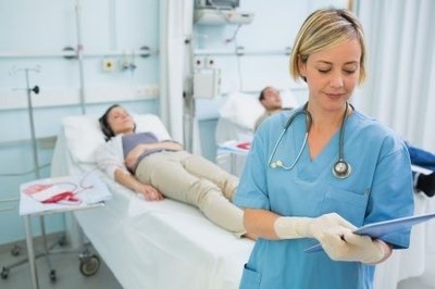 Slechts 12% verpleegkundigen meldt bijwerking