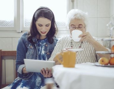 Smartphone het nieuwe ‘vaatdoekje’ in de zorg