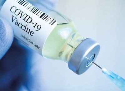 Meer griepachtige verschijnselen bij vrouwen na AstraZeneca-vaccinatie