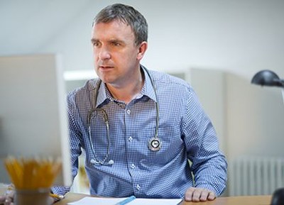 Helft huisartsenpraktijken positief over samenwerking met sociaal domein